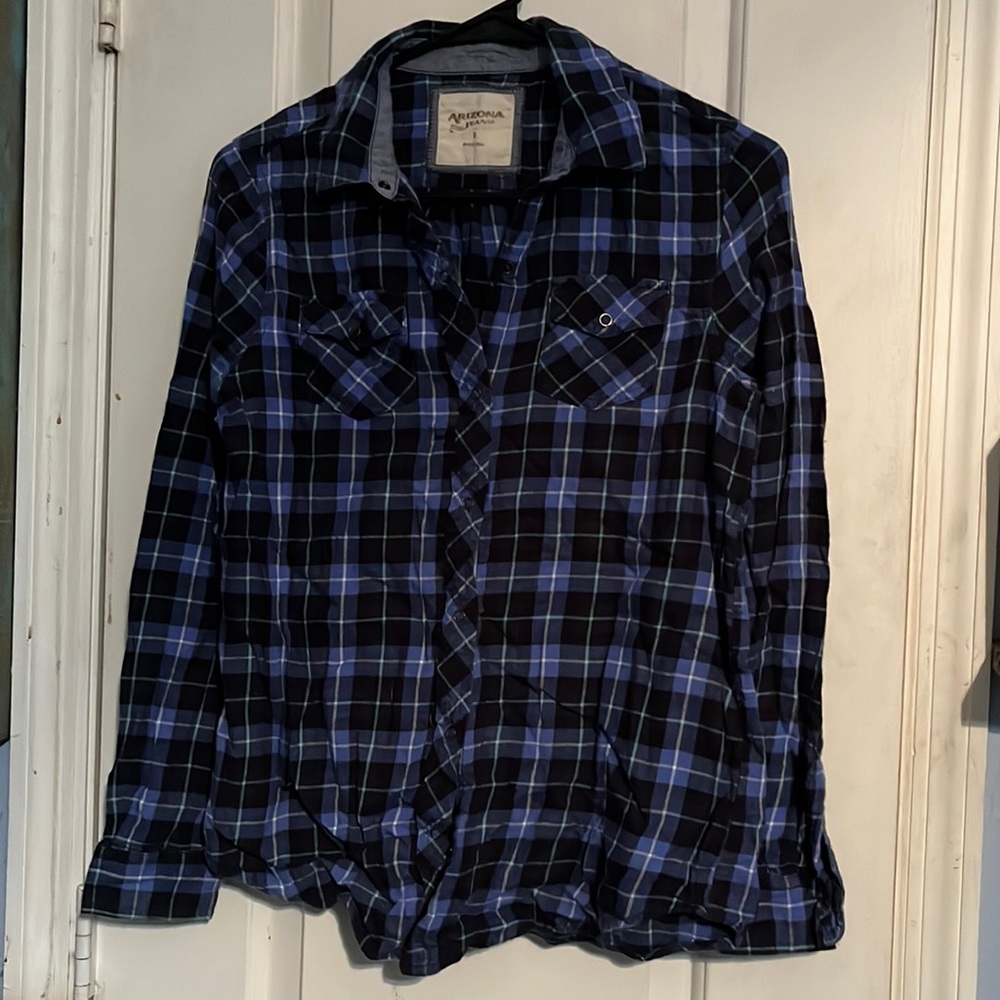 Arizona Jean Company size Small plaid long sleeve button down top. LIKE NEW